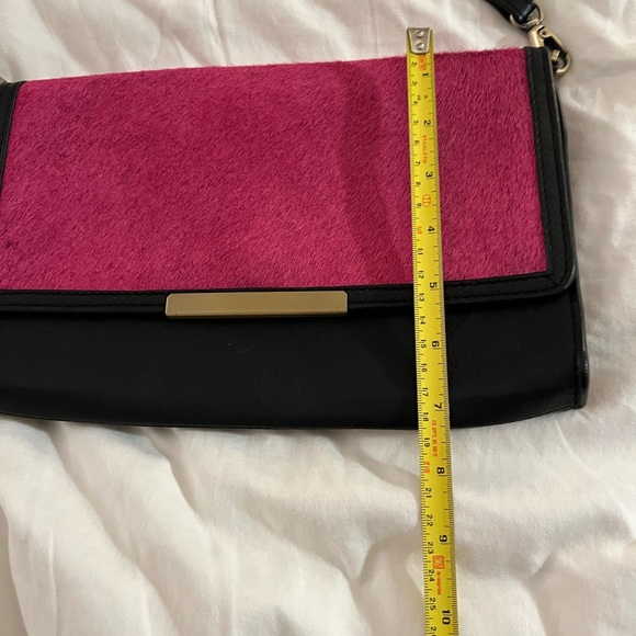 Ladies DDP leather shoulder bag with strap black and pink - Picture 6 of 15